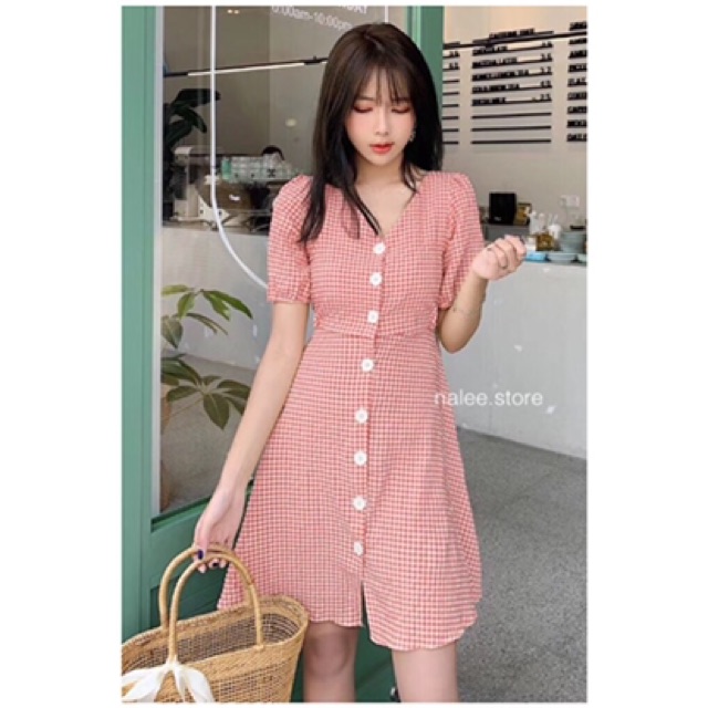 Váy kẻ cổ V khuy