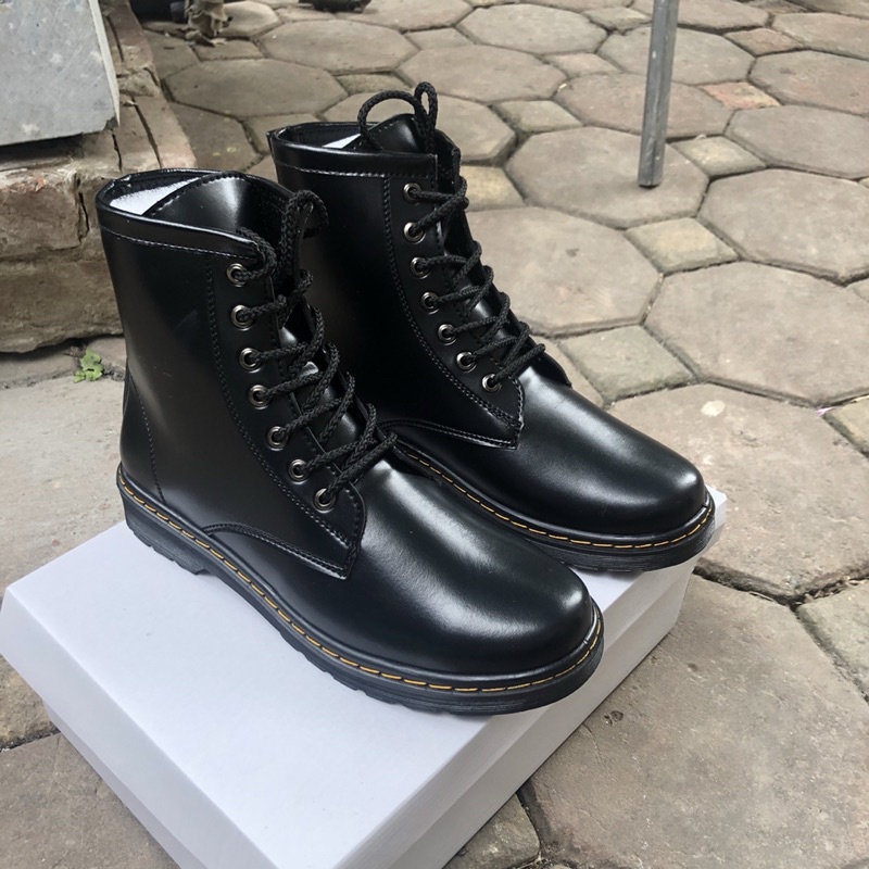 Dr.Marten cao cổ buộc dây combat boots