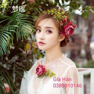 Cặp hoa cài đỏ, cài tóc cô dâu xinh