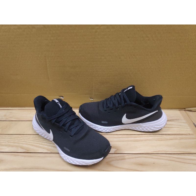 giày running Nike Revolution sz 40 40.5