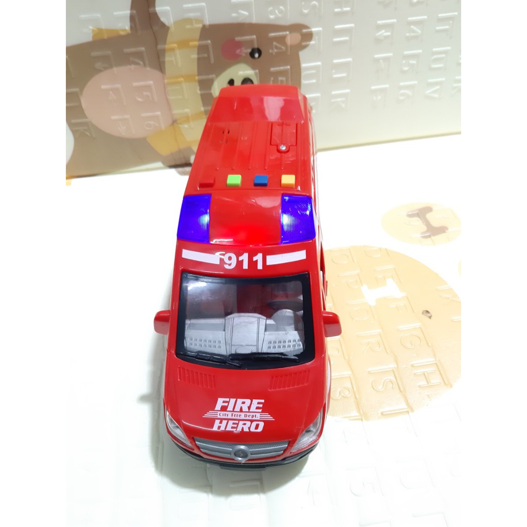 (RẺ VÔ ĐỐI) Trò chơi mô hình xe cứu hoả cho bé hoá trang thành những người thợ chữa cháy có nhạc và đèn (KÈM PN) CHẠY ĐÀ