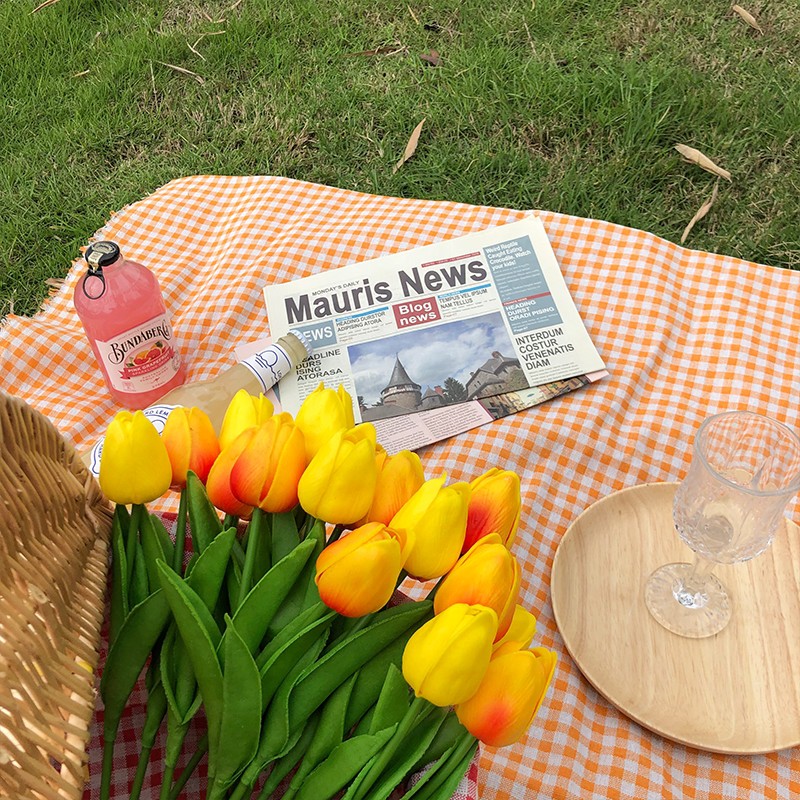 Bó 5 hoa tulip hoa giả decor chụp ảnh trang trí nhà cửa, phòng ngủ - peehomedecor