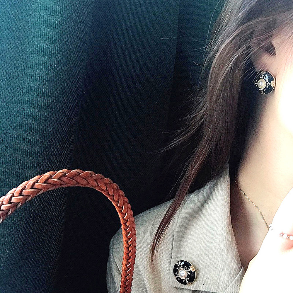 Khuyên tai thiết kế hình dạng độc đáo tùy chọn kiểu cho nữ