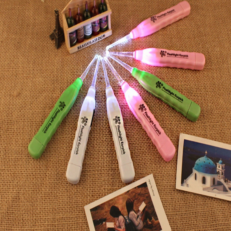 Dụng cụ lấy ráy tai có đèn LED