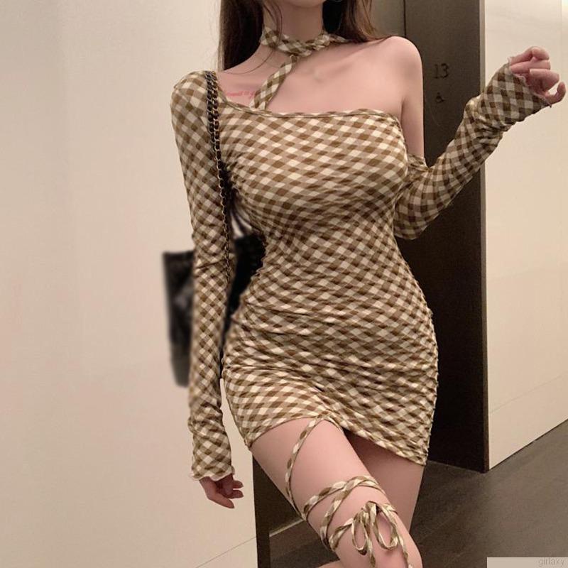 Váy body tay dài cổ yếm họa tiết caro phong cách Hàn Quốc