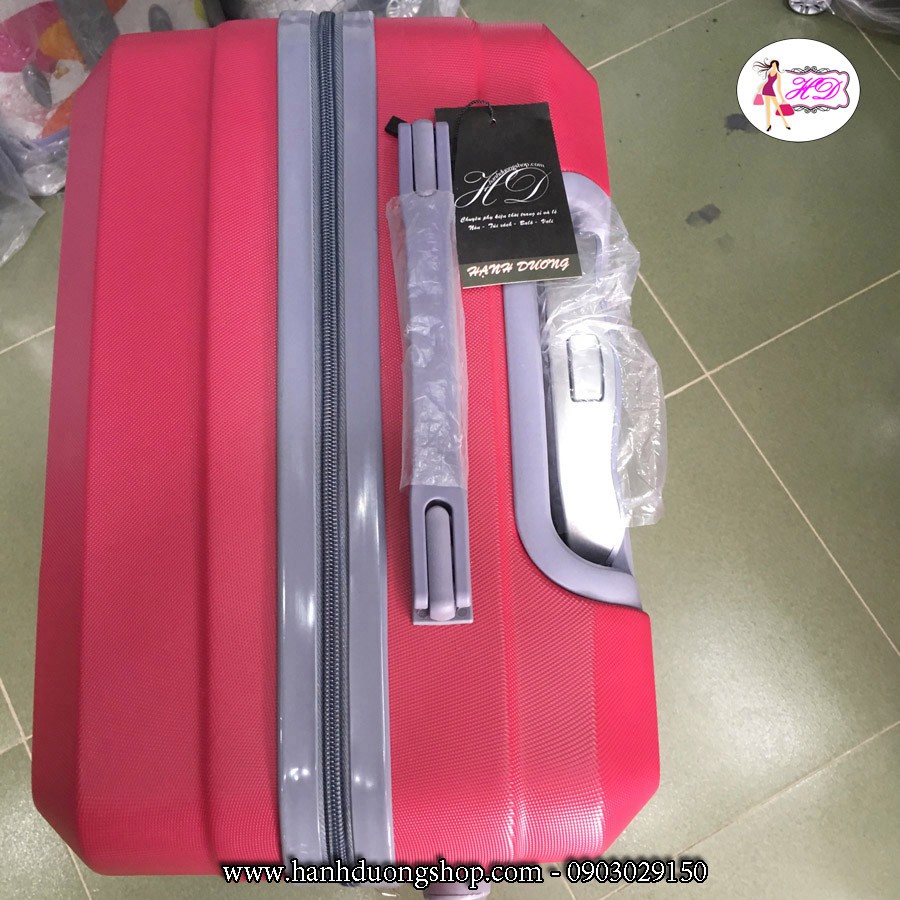 Vali nhựa họa tiết 2 tam giác VL07A – Màu đỏ