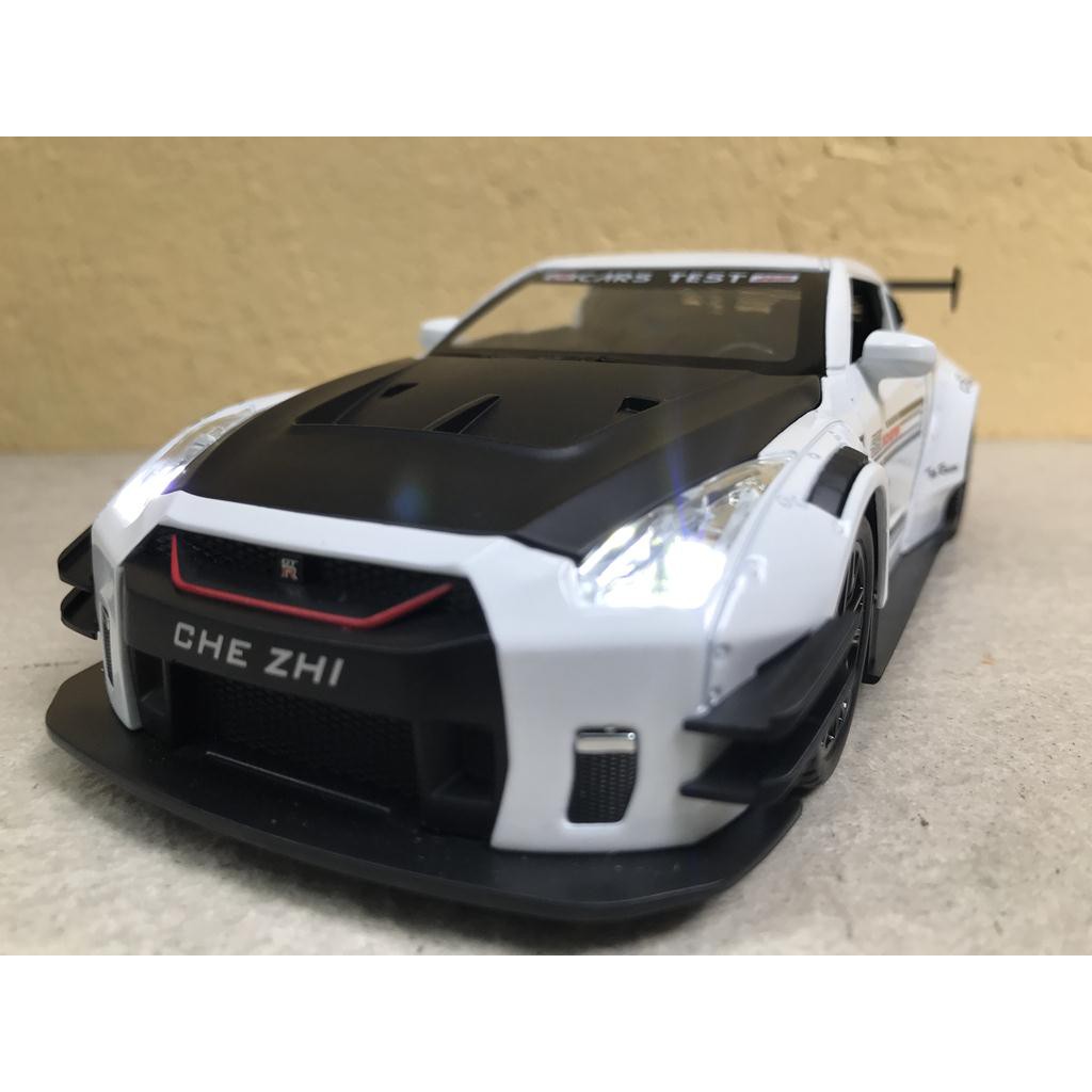 Mô hình xe Ô tô NISSAN GT- R 1:24