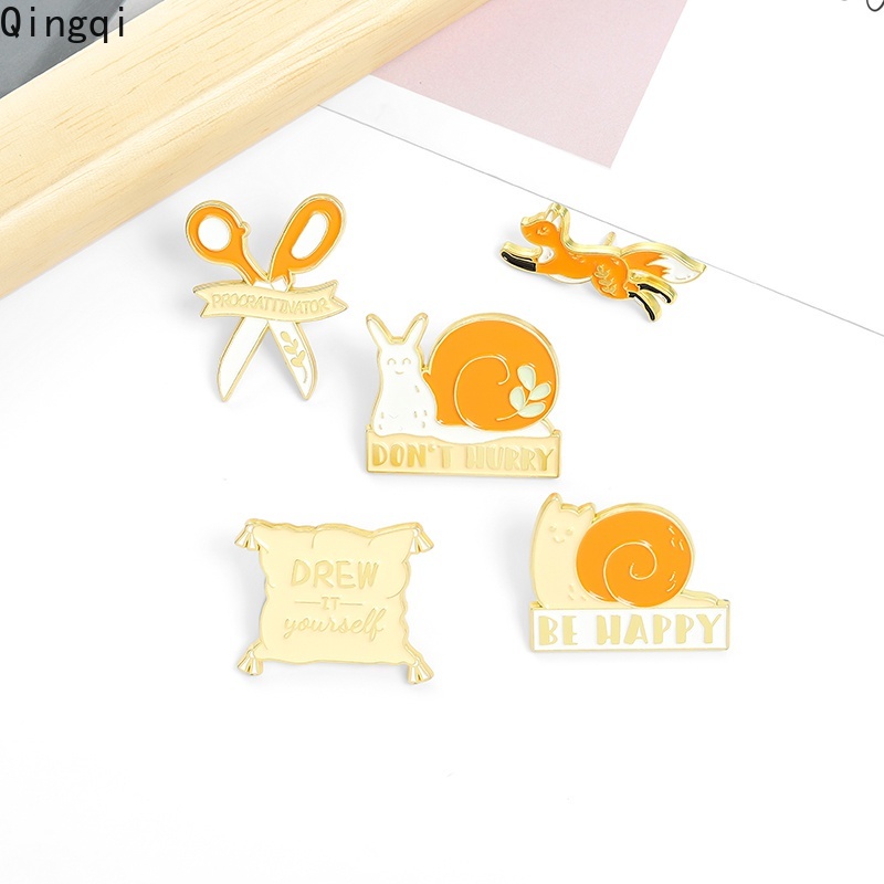 Ghim cài áo Miss Zoe họa tiết hoạt hình ngộ nghĩnh