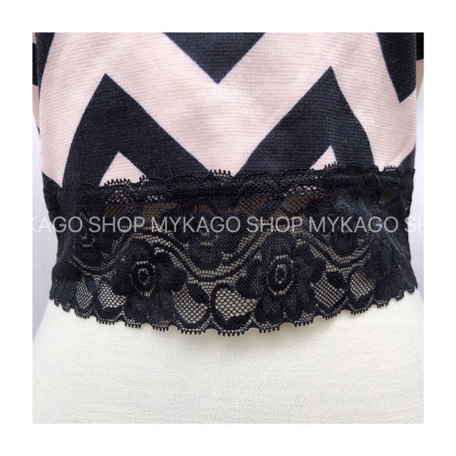 Áo Croptop Phối Ren (kèm mút ngực) Charlotte Russe | BigBuy360 - bigbuy360.vn