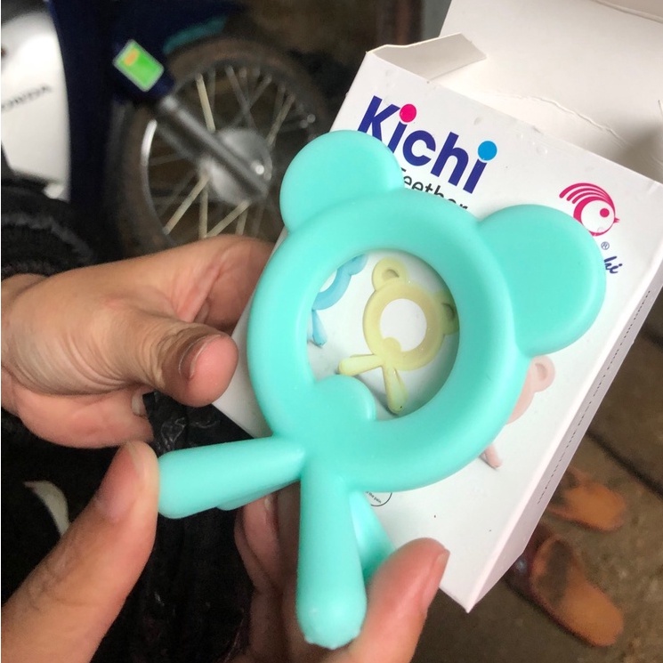 Gặm nướu silicone Kichilachi không chứa BPA hình gấu cho bé từ 1 tuổi