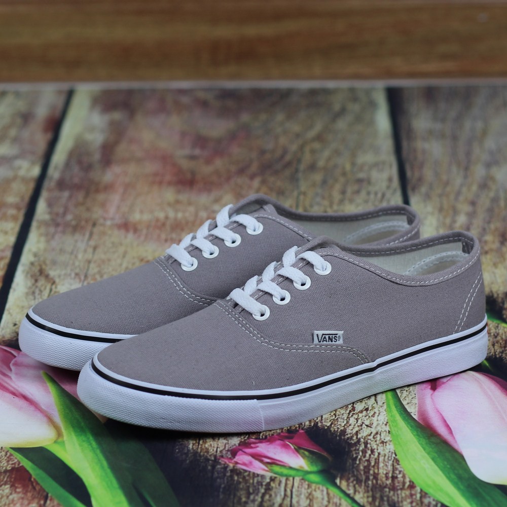 Giày Sneaker Cổ Thấp Classic Nam Màu Xám