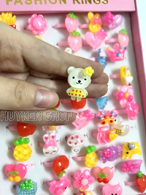 Nhẫn nhựa siêu cute cho bé gái