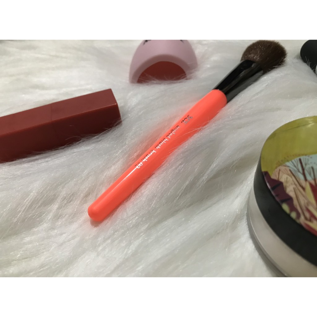 Cọ Tạo Khối 3CE Angled Blush Brush 02