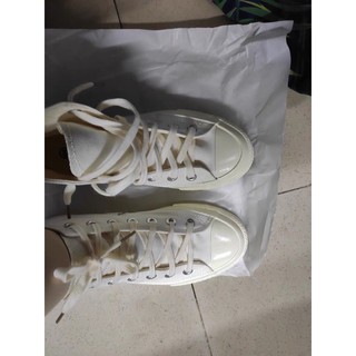 Giày sneaker buộc dây dáng basic dễ phối đồ