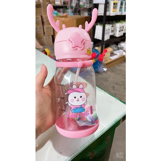 Bình đựng nước hình hươu dung tích 500ml, có dây đeo cho bé