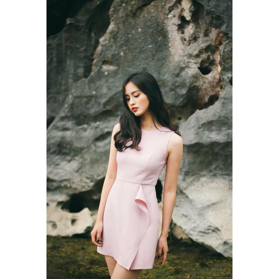 Đầm viền bèo Marc sz M form nhỏ
