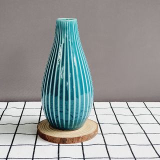 Lọ hoa gốm sứ cao cấp.
