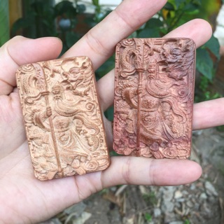 Mặt dây chuyền Quan Công gỗ Xá xị