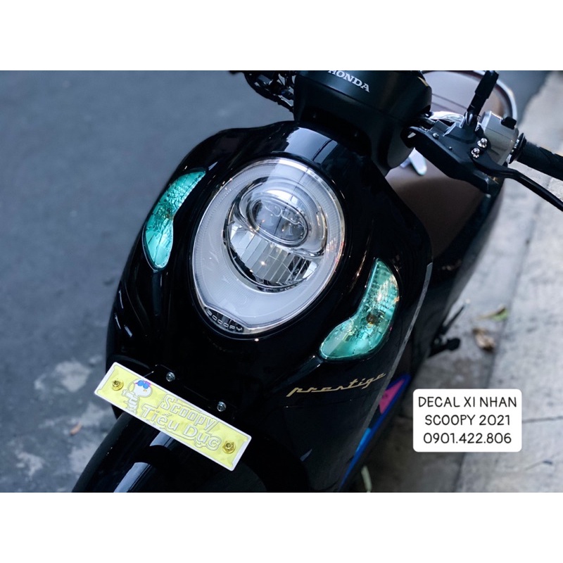 Decal Xi Nhan đèn trước Scoopy 2021