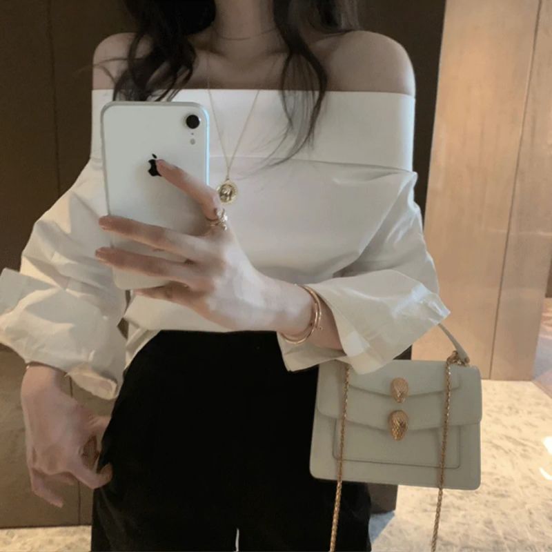 (SẴN) Lala.Clothing Áo sơ mi trắng trễ vai không co giãn M666 | BigBuy360 - bigbuy360.vn