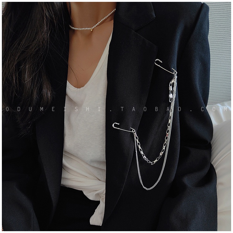 Ghim cài áo vest 19727 phối dây xích dài phong cách harajuku đường phố đơn giản cho nam nữ