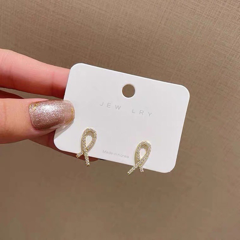 Đôi khuyên tai hình chữ thập cỡ nhỏ và cá tính hợp thời trang