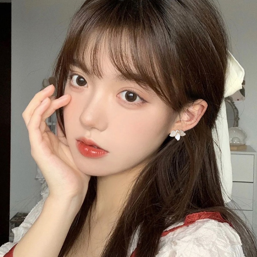 Bông tai/ Hoa tai họa tiết bông hoa 3 cánh xòe dưới có đính hạt