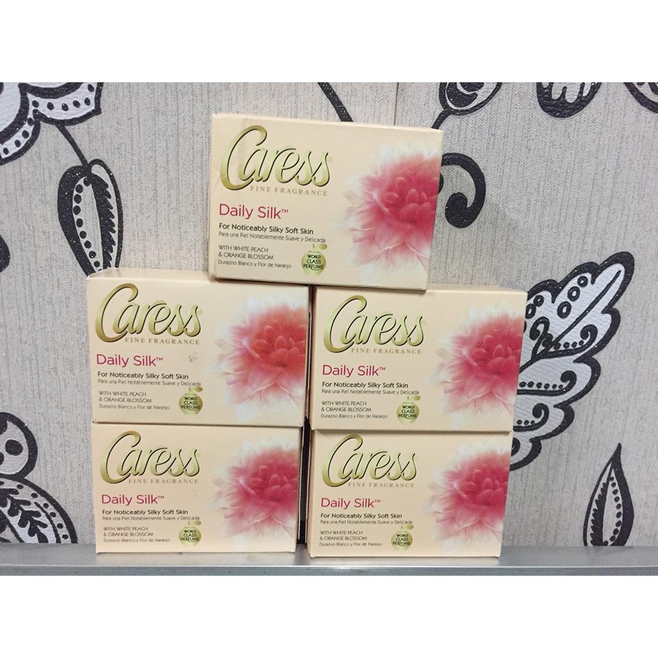 XÀ BÔNG CỤC CARESS DAILY SILK 113G