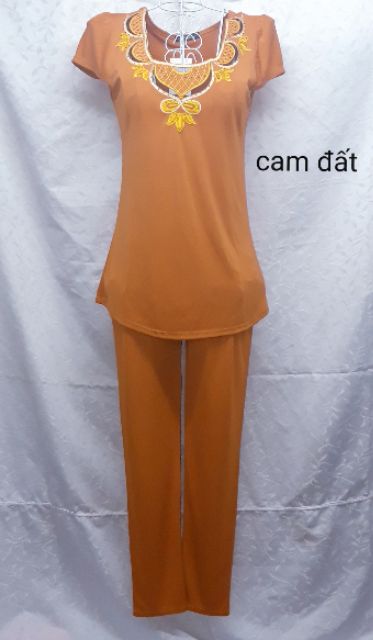 Đồ bộ trung niên mặc nhà trơn màu thêu hoa đính đá/ xẻ tà