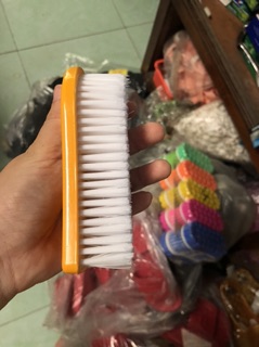 BÀN CHẢI CHÀ CHÂN