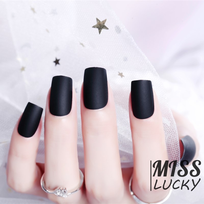 Bộ móng tay giả màu đen trơn quyến rũ ấn tượng