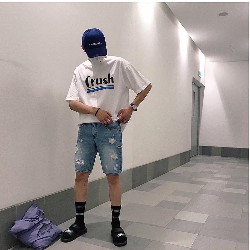 Áo thun tay lỡ nam nữ,in chữ Crush màu trắng