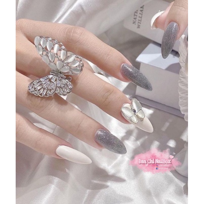 NailBox móng úp thiết kế sẵn Mẫu Trắng Charm Bướm Bạc