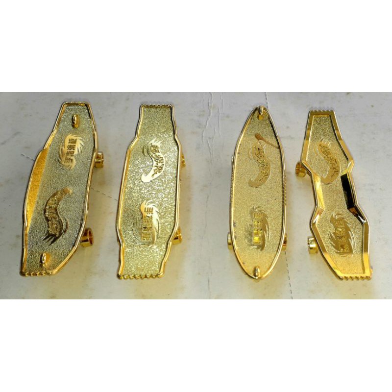 Một cái ván trượt mini mô hình bằng kim loại rất đẹp