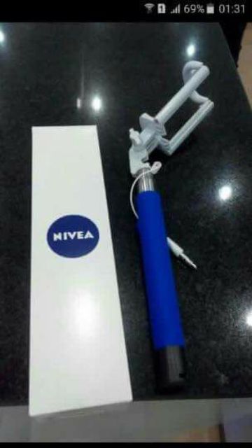 GẬY SELFIE QUÀ TẶNG TỪ NIVEA.