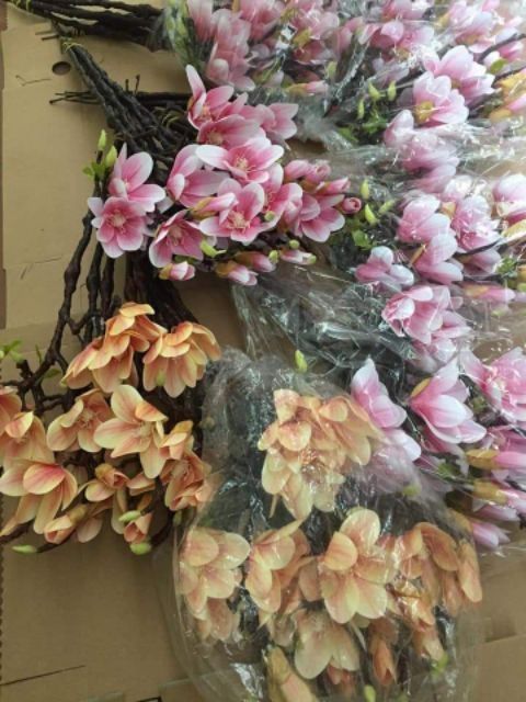 Cành hoa mộc lan cao 60cm - cành hoa giả trang trí nhà cửa- Hoa lụa Minh Hoà