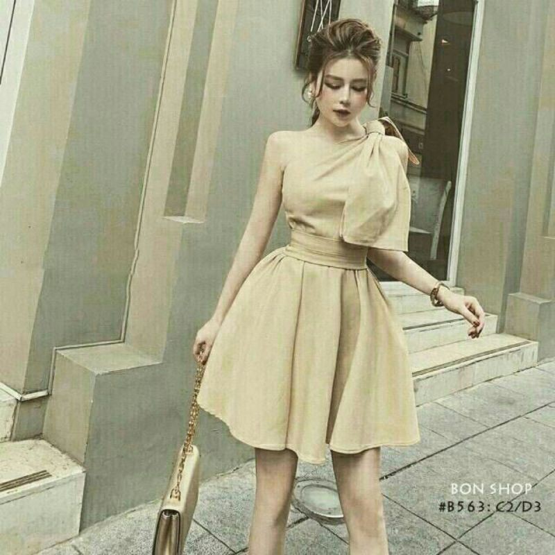 VÁY XÒE NƠ LỆCH VAI.