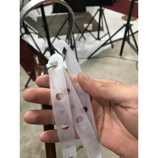 Dây móc treo mix đồ, chất nhựa có 2 màu trắng đen