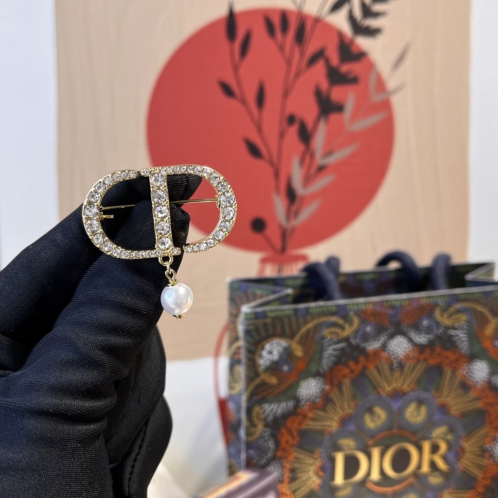 Ghim Cài Áo Dior Sang Trọng Hợp Thời Trang Cho Nam Nữ