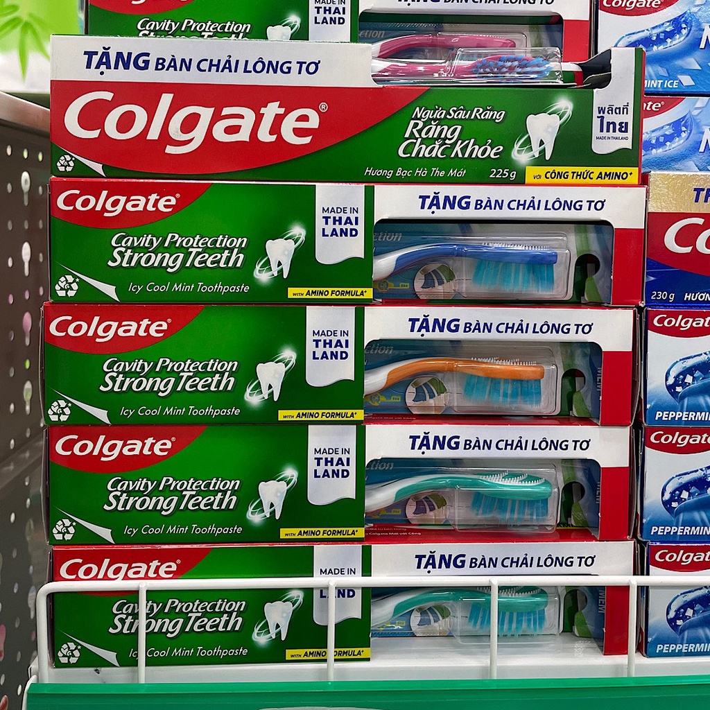 [Tặng bàn chải đánh răng] Kem đánh răng Colgate Ngừa sâu răng Chắc khoẻ 225g (Hương bạc hà the mát)
