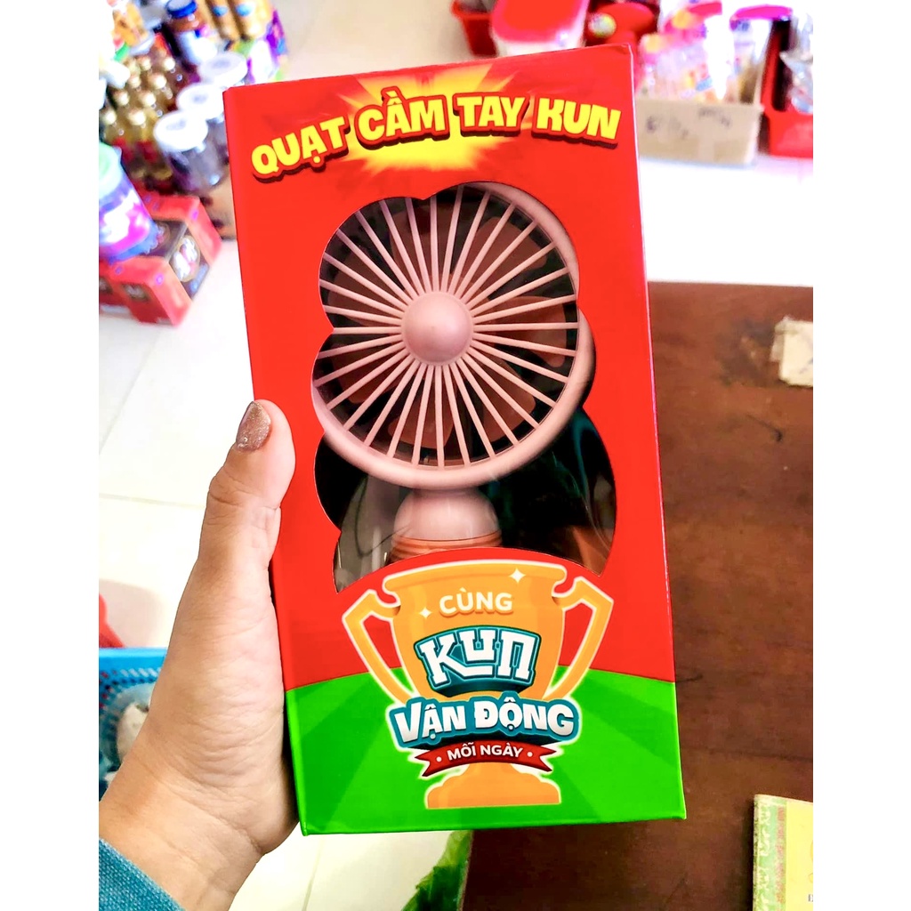QUẠT CẦM TAY KUN MINI CAO CẤP TẶNG KÈM DÂY SẠC, DÂY ĐEO, ĐẾ QUẠT