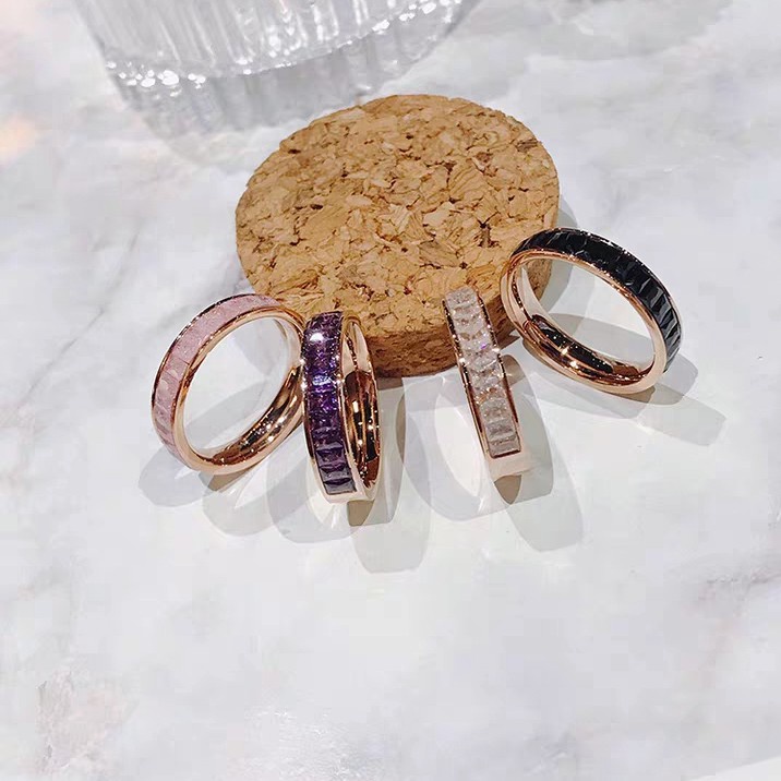 Nhẫn Cặp Bằng Thép Titan Mạ Vàng Hồng 18K Đính Đá Pha Lê