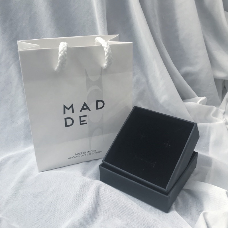 Dịch vụ gói quà / Hộp quà đen / Túi quà / Madde