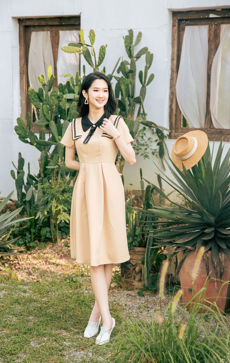 [Mã WABRWA15 giảm 15% đơn 300K] CCHAT Váy xoè cổ sen | BigBuy360 - bigbuy360.vn