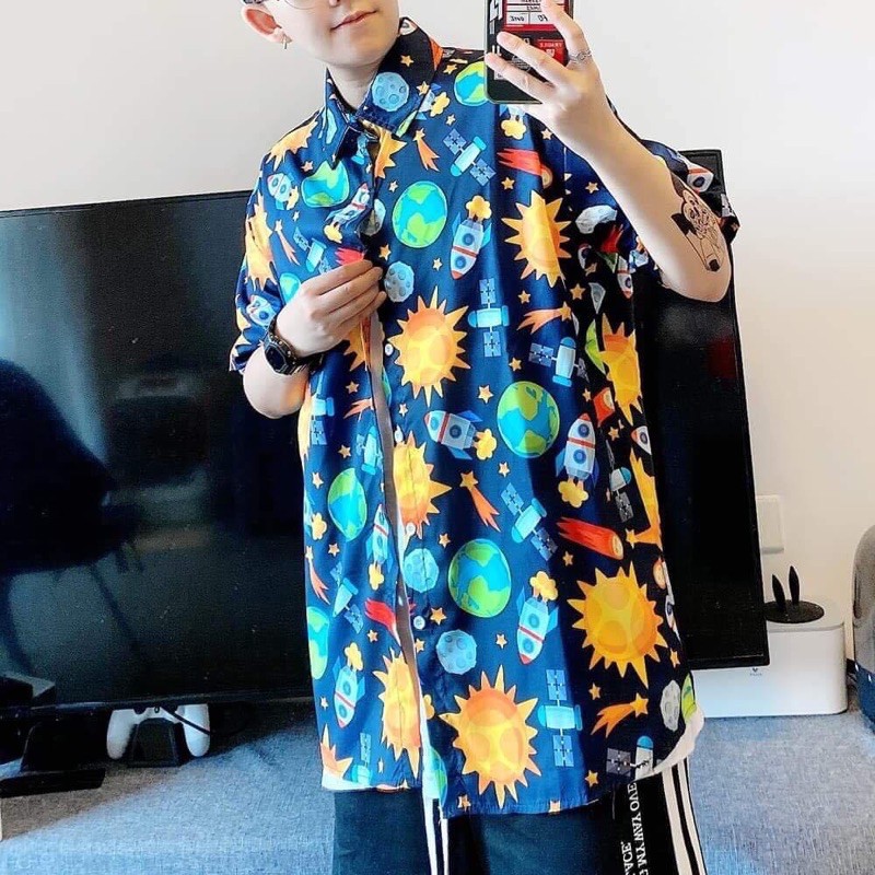 Áo sơ mi form rộng unisex hoạ tiết vũ trụ