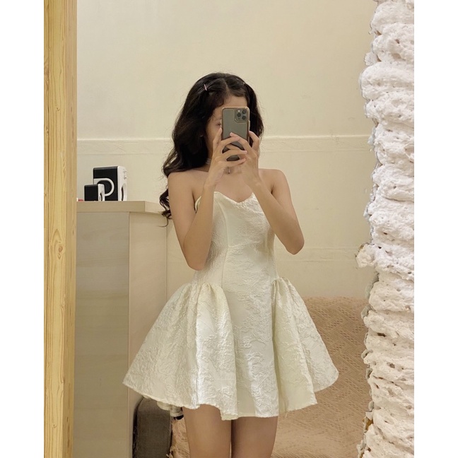 Đầm gấm xốp chữ a cúp ngực xếp ly eo tôn dáng