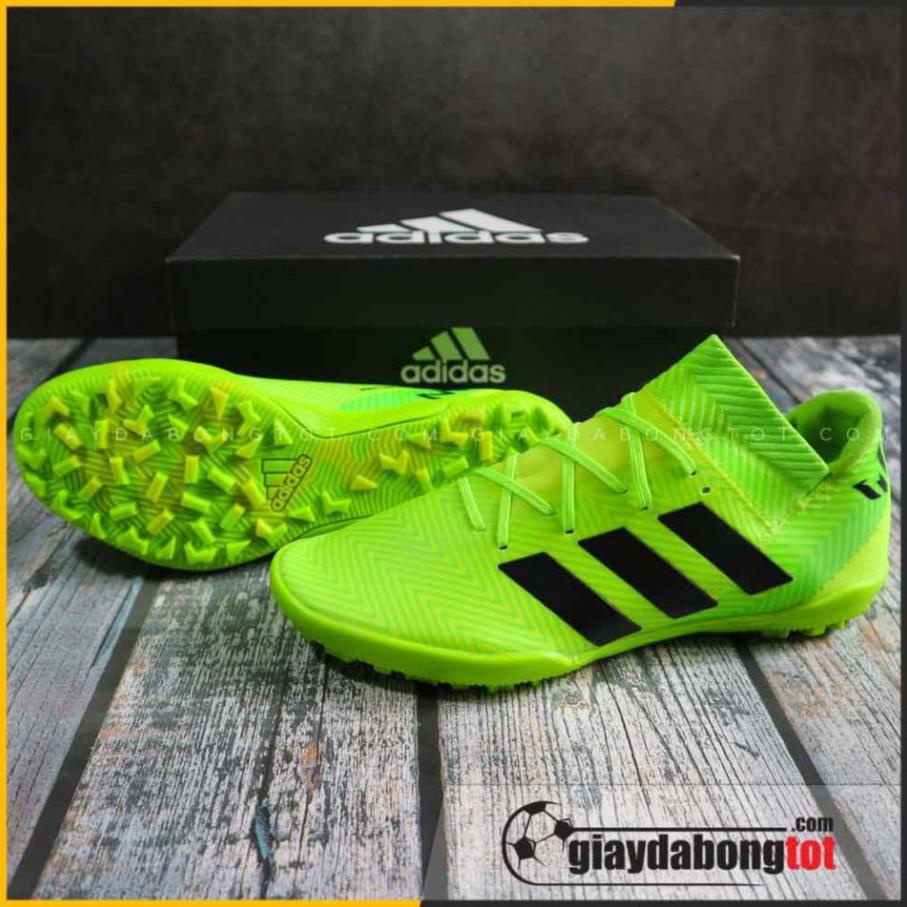 ĐẸP Giày Đá Bóng Nemeziz 18.3 TF | Chống nước tốt, Độ bền rất cao mà không cần khâu đế ."{ . . ' ^ $ $ ! .