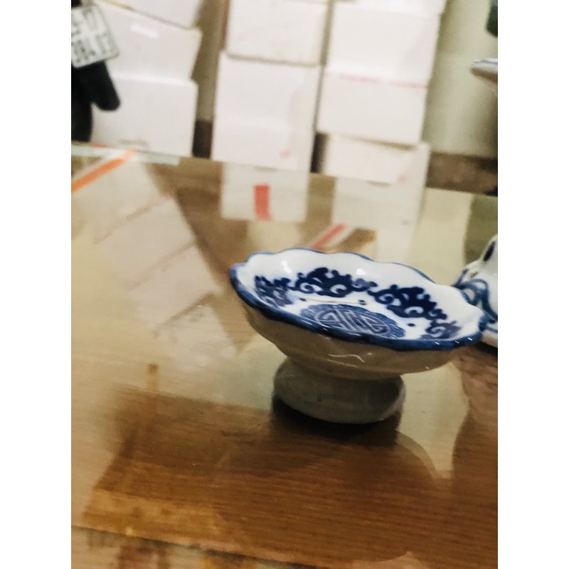 Chân để nến thờ