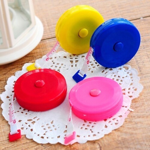 Thước dây đo eo rút tự động cuộn tròn cho bạn nữ dài 1.5m màu xanh đỏ hồng