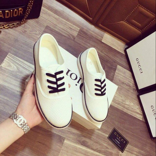 Giày Slip On dây đen